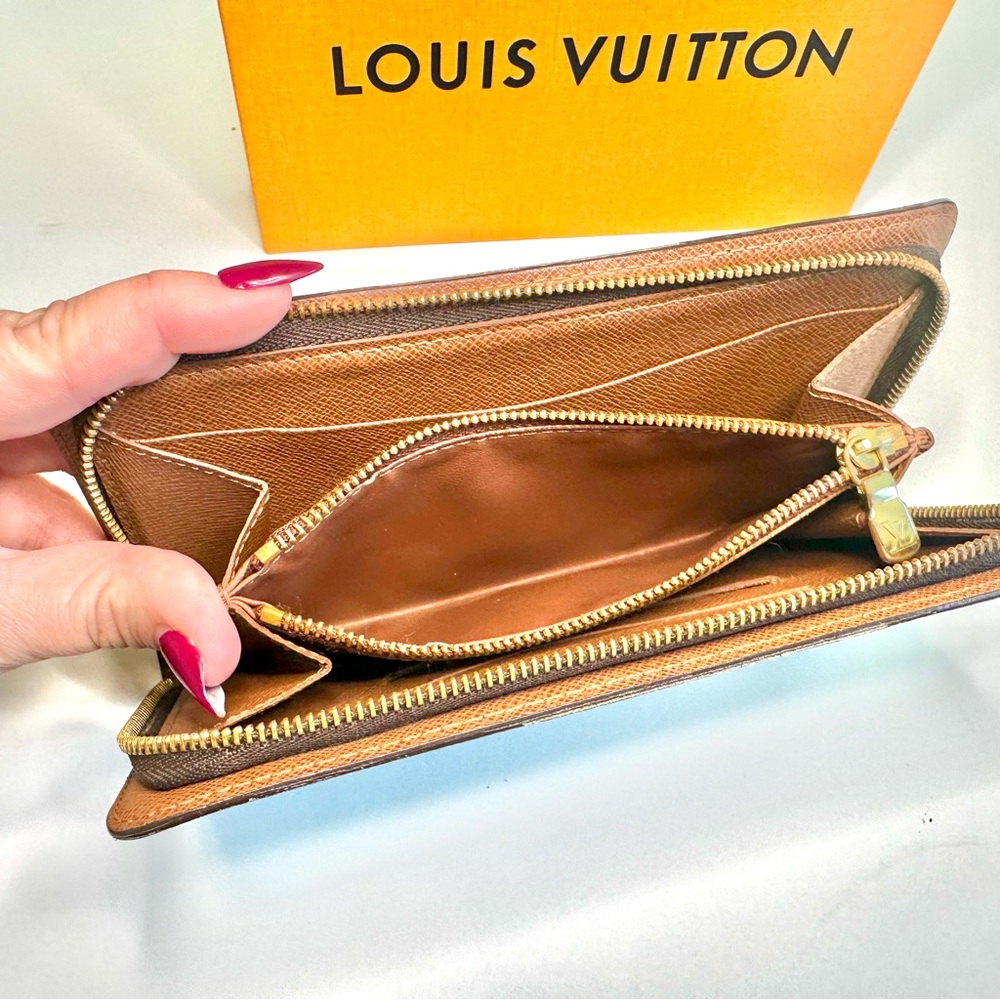 Louis Vuitton Monogram Takashi Murakami Panda Porte-Monnaie Zippy Wallet - Picture 7 of 11